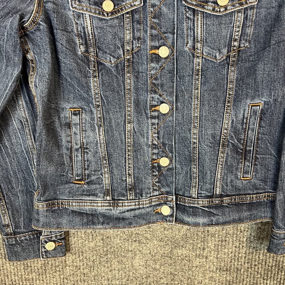 Old Navy Womens Classic Denim Trucker Jacket Size Medium Blue Button Up New - Picture 3 of 10